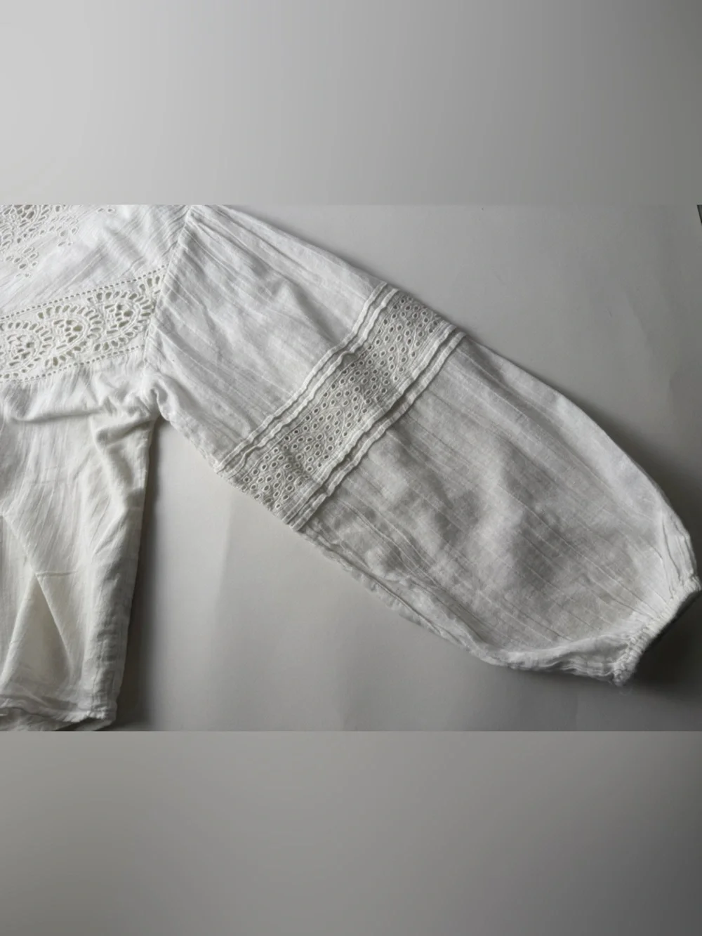 Zara Embroidered‎ Eyelet Blouse Size S (13-14) L/S Button Up Balloon Sleeve EUC